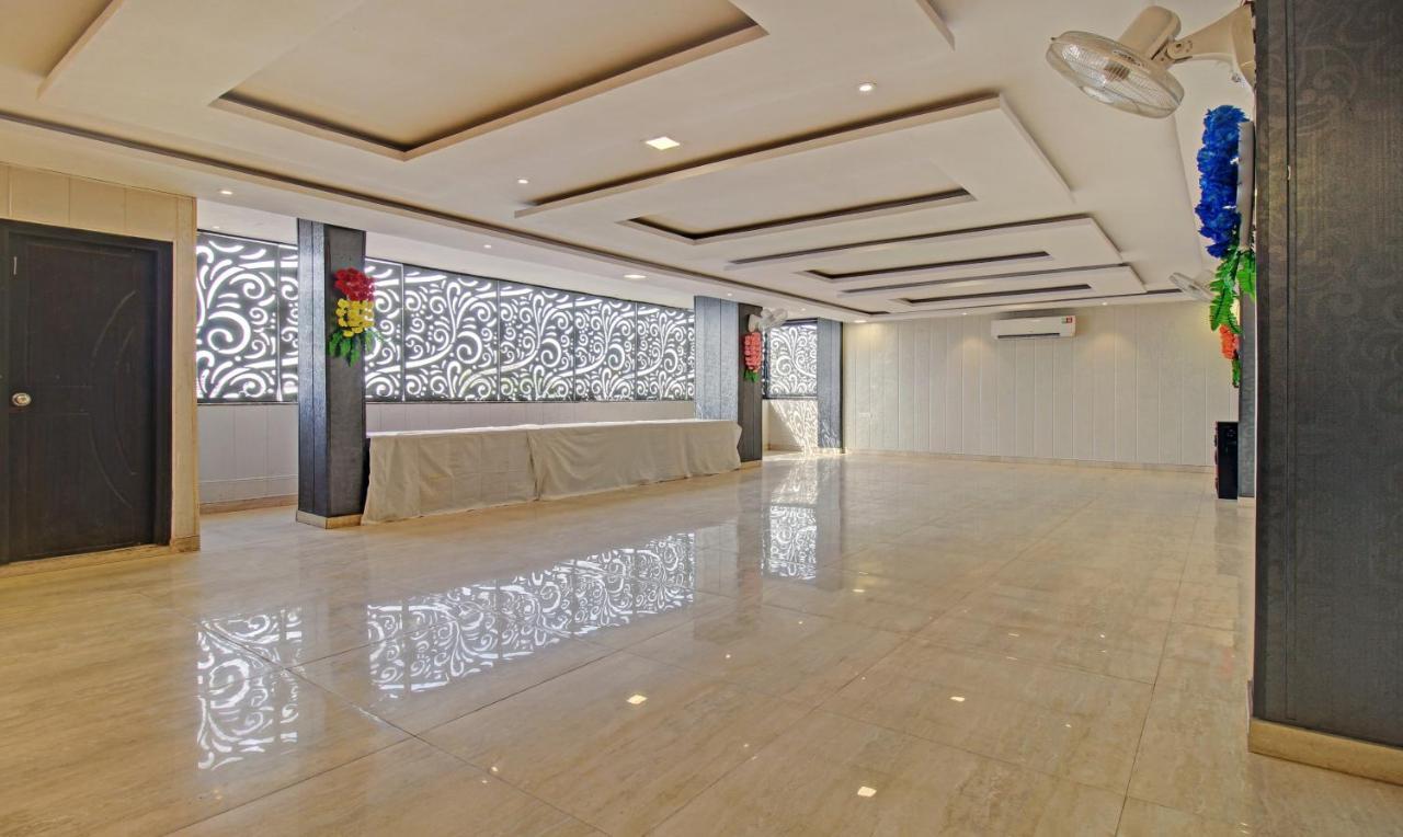 Treebo Trend Wedding Bells Kanpur Hotel Exterior photo